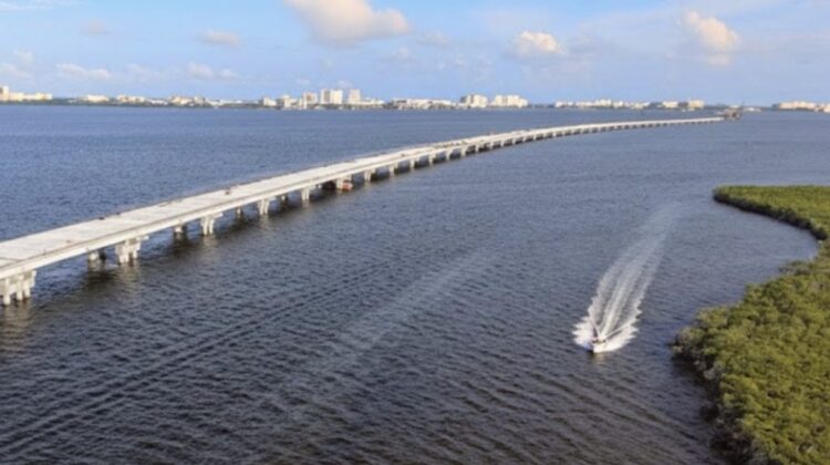 Nichupté Bridge in Cancún