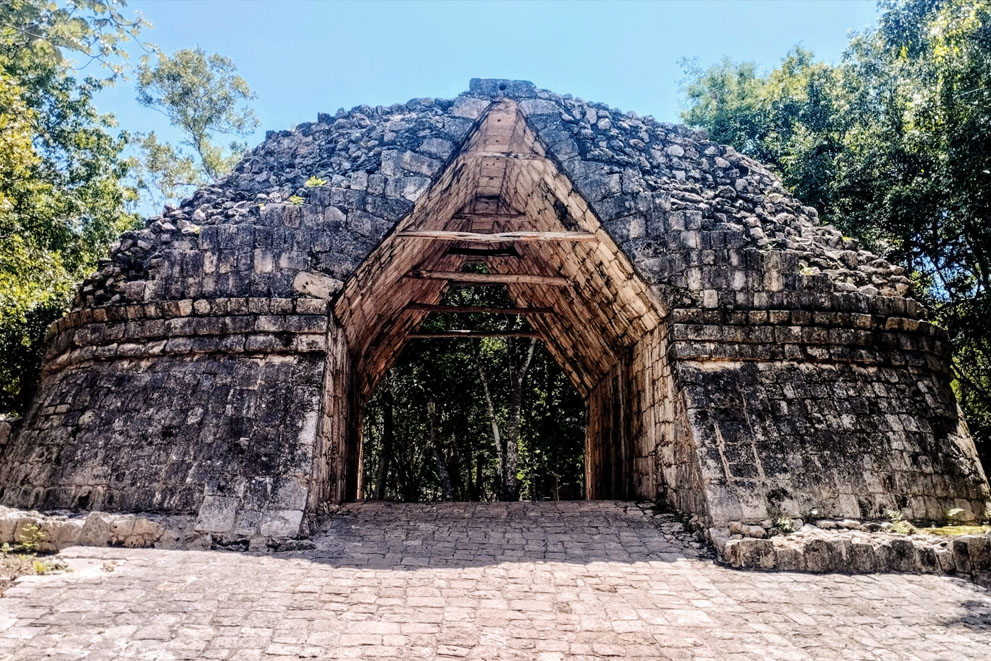 New DNA Discovery Reveals Twin Sacrifices at Chichén Itzá